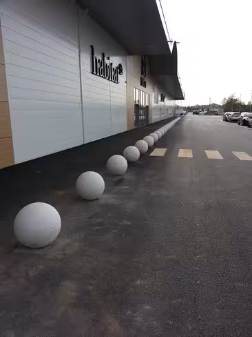 Borne de voirie sphérique béton - diamètre 50 cm - déchargé dans la limite de 30 m