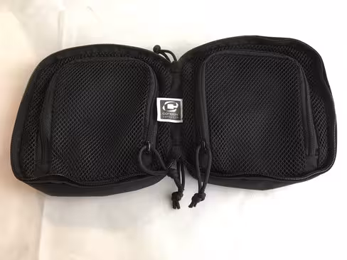 Trousse damage control - noire - 20 x 16 x 8 cm - poches flets zippées